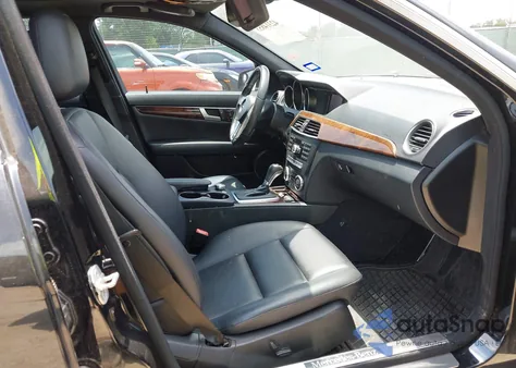 2014 Mercedes-Benz C 250 Luxury/Sport из США, поврежденный, VIN WDDGF4HB7EA955671